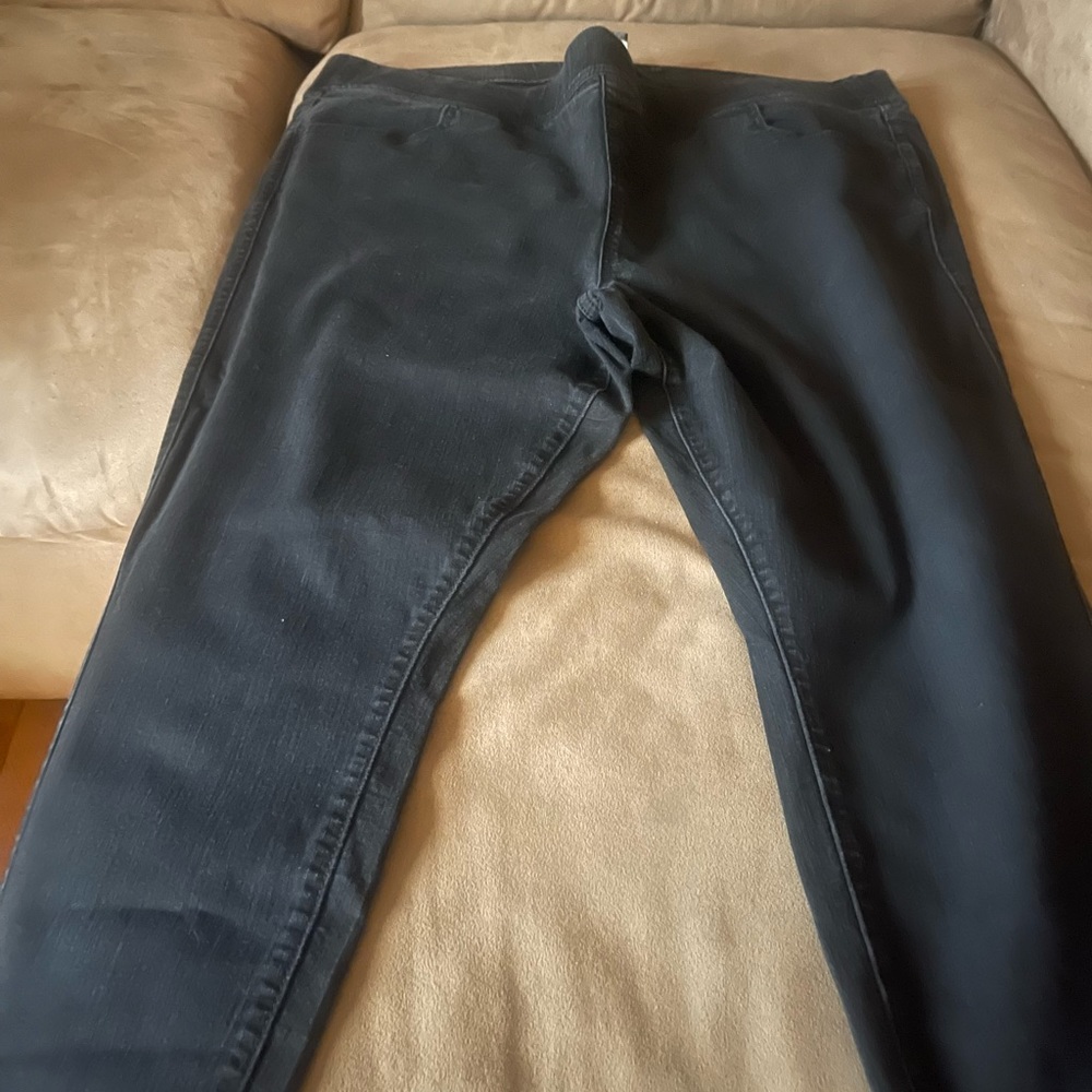 Torrid Women’s Black Denim Jeans size 3 R Plus.